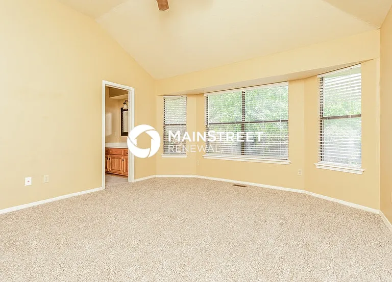 7909 Maehs Ter — Photo 11
