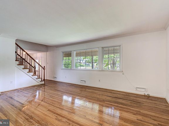 4th image of 3203 Battersea Ln