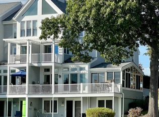 Snug Harbor Villas, Webster, MA 01570