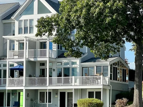 22 Union Point Rd Unit 22, Webster, MA 01570
