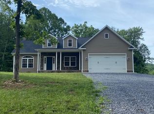 700 Coaling Rd, Troutville, VA 24175