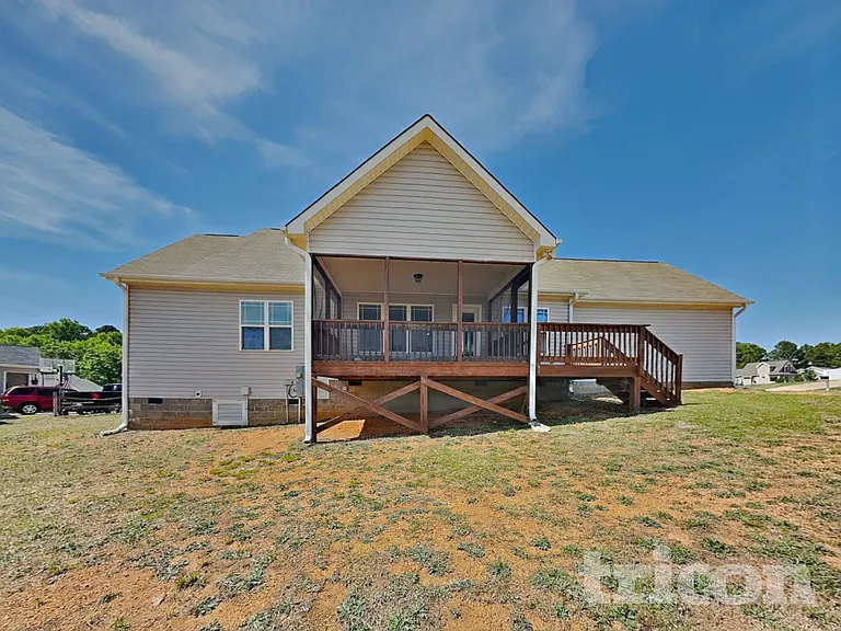 335 Oxfordshire Dr — Photo 17