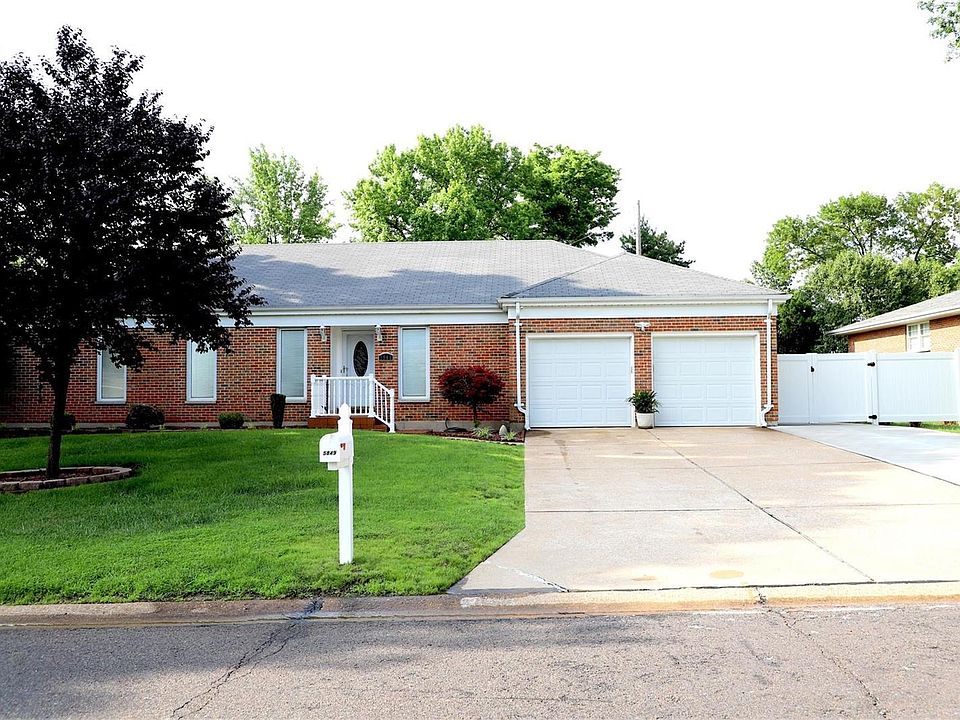 1st image of 5849 Oak Branch Dr