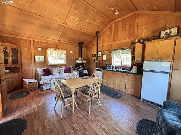5th image of 60035 Latigo Ln