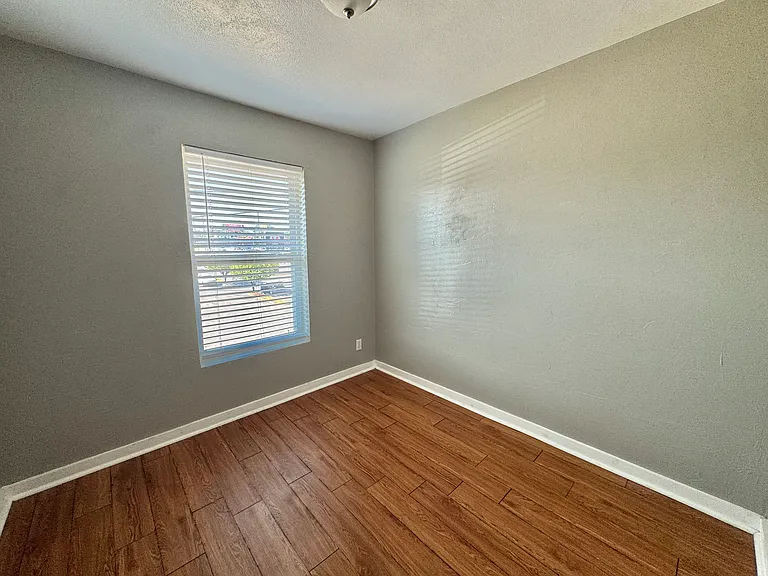 2034 NW 25th St #8 — Photo 15