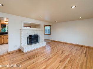 912 NW Canyon Dr, Redmond, OR 97756