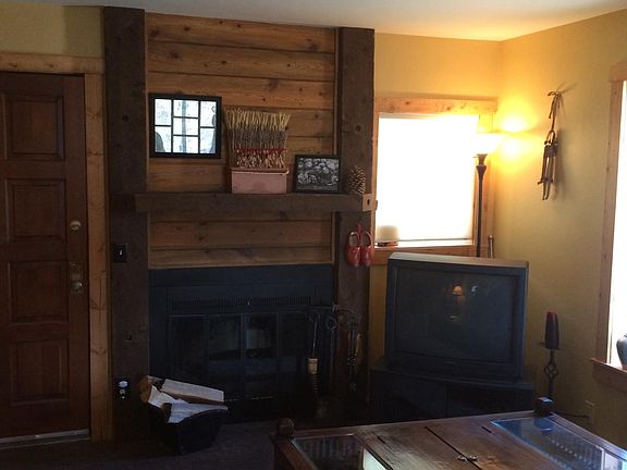 Living room - Fireplace