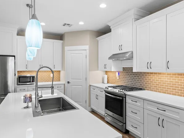 2282 S Pintura Dr, Saint George, UT 84790
