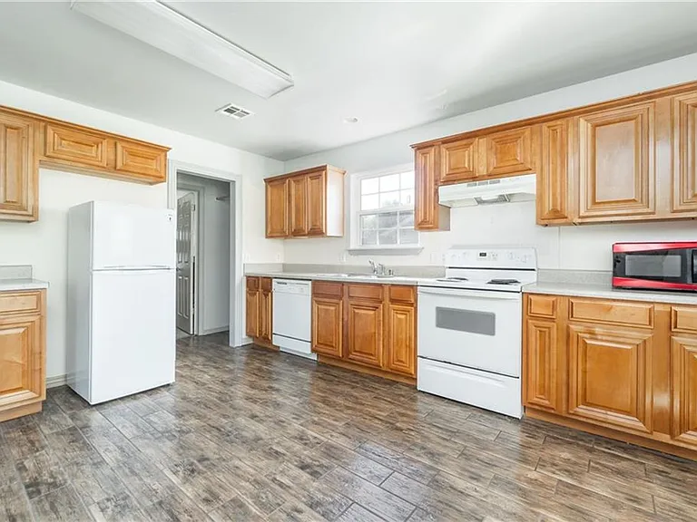2551 Turner Way — Photo 4