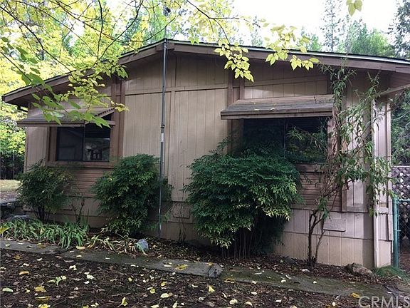 Walkway to to front door.