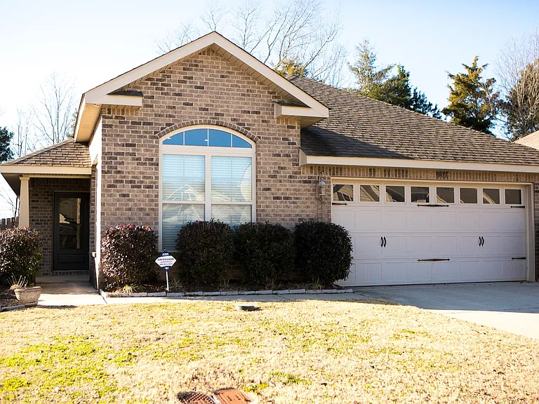 307 Dovington Dr — Photo 17