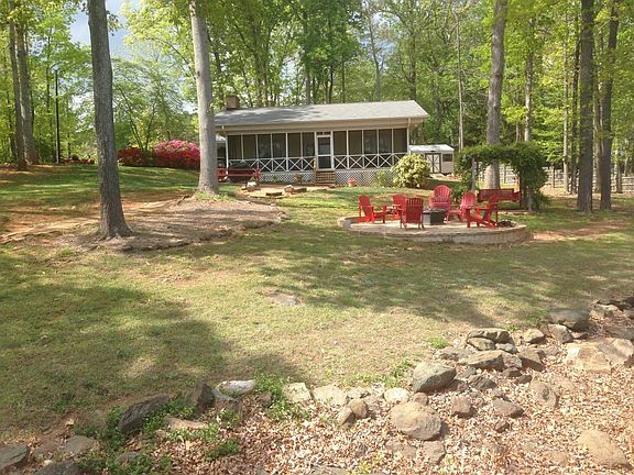 3rd image of 174 Gannett Dr