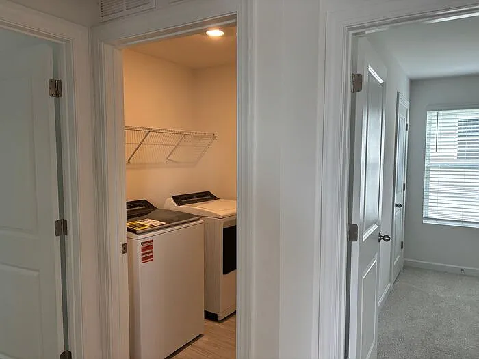 424 Luna Ln — Photo 29