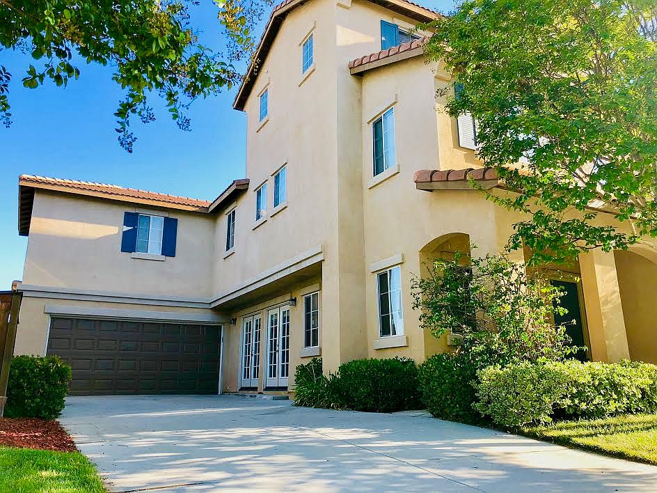 1st image of 39860 Monarch Dr