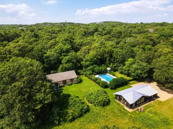 31 Josiah Sachem Way, West Tisbury, MA 02575