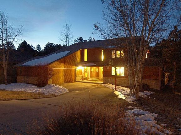 TRANQUIL TREED CUL-DE-SAC SETTING