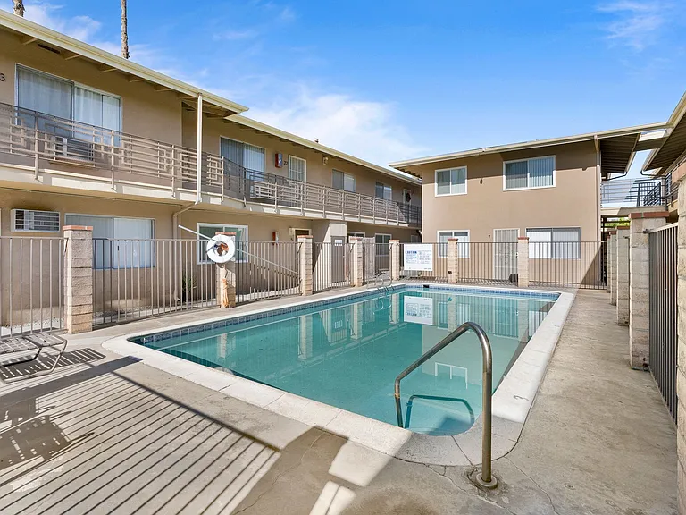 Briarwood Apartments - Riverside, CA — Photo 35