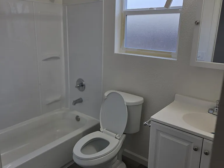3215 W Capitol Ave #4 — Photo 3