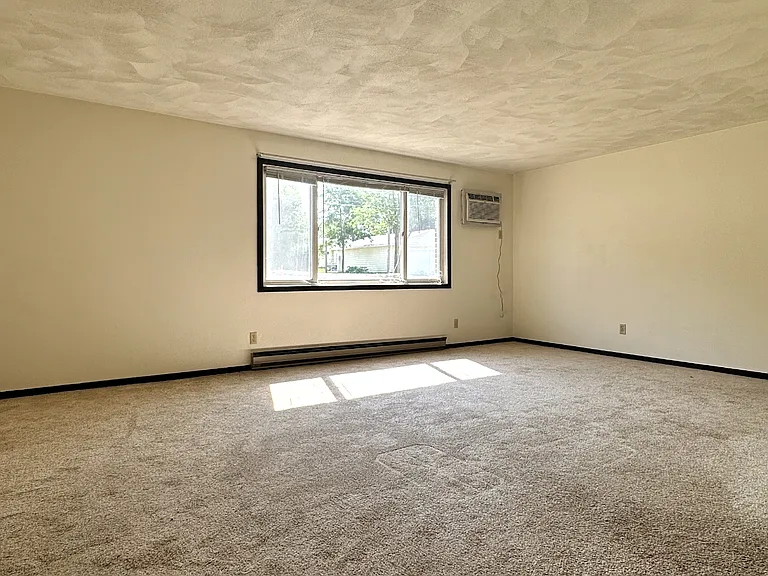 1109 Lark St #103 — Photo 3