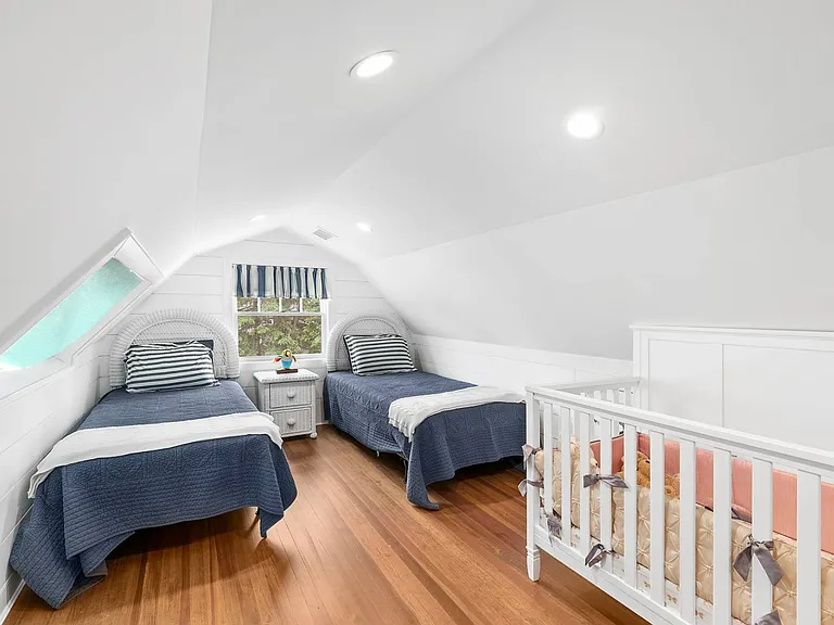 42 Peconic Ave — Photo 23
