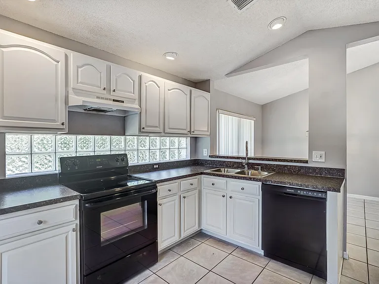1033 Lake Davenport Blvd — Photo 7