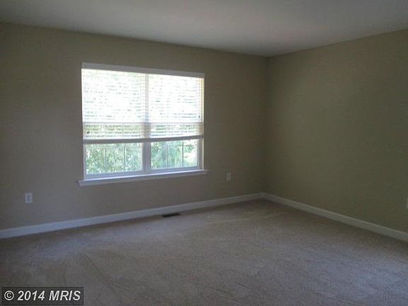 4th image of 21569 Oxford Dr