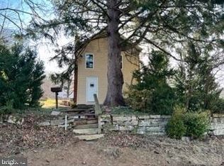 49 S 3rd St, Cressona, PA 17929