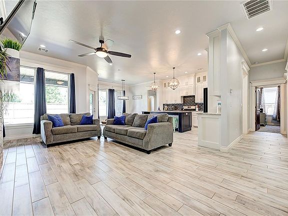 4th image of 4817 Hambletonian Ln