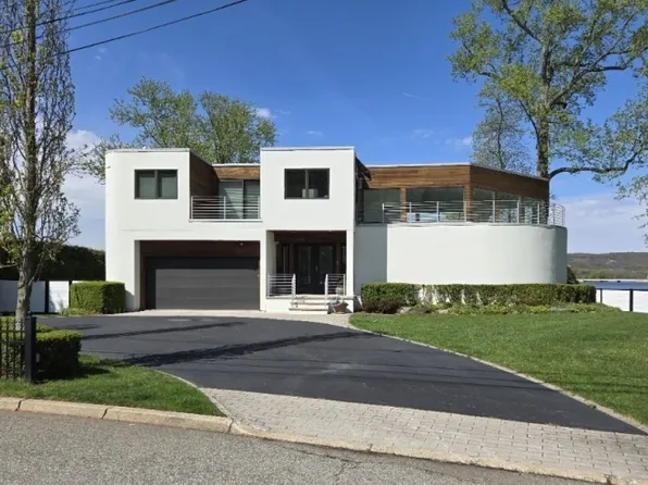 28 Glen Ct, Pompton Lakes Boro, NJ 07442