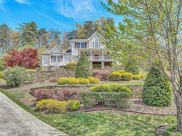 1230 Coronado Dr, Salem, VA 24153