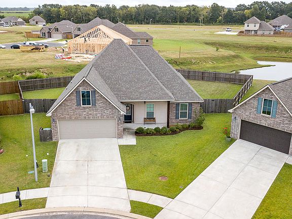 3rd image of 307 Hutton Ln