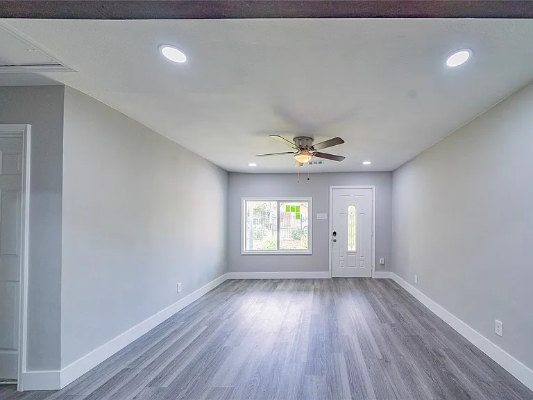 5718 Cherry St — Photo 8
