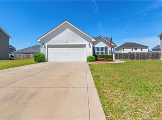 2124 Saint Nicholas Dr, Hope Mills, NC 28348