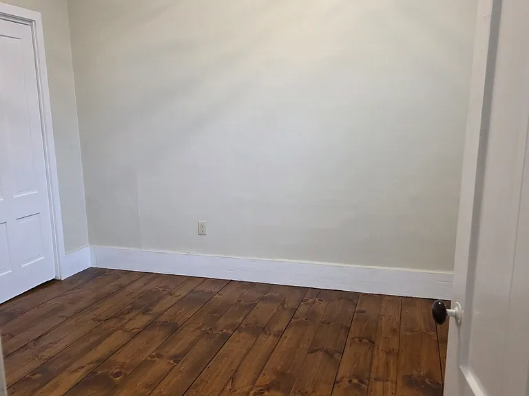 544 Main St #5 — Photo 3