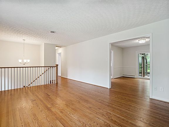 2nd image of 5617 Clermont Dr