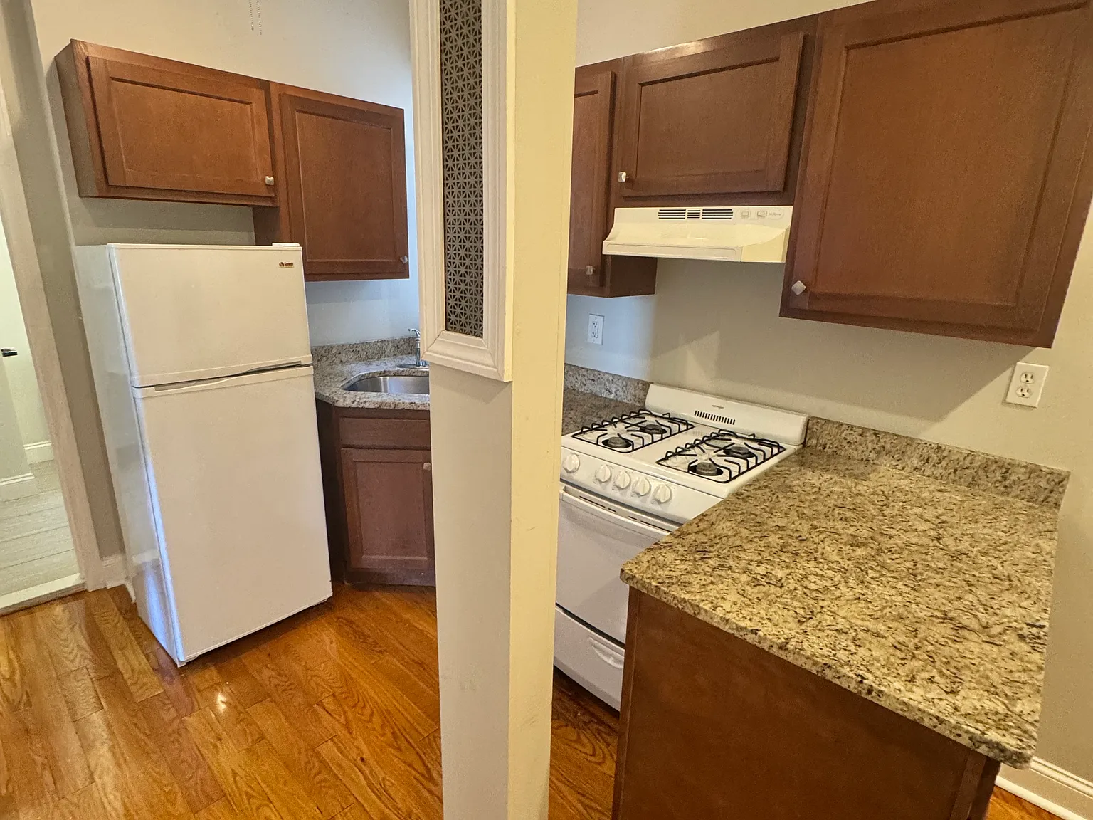 2 bed, 750 sqft, $2,950 — Photo 1
