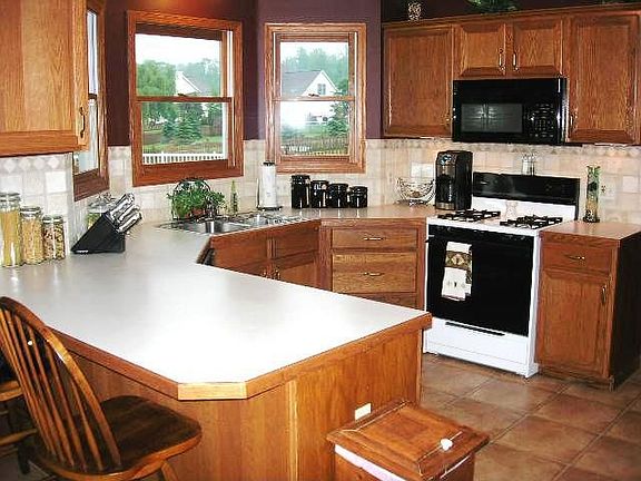 4th image of 1653 Chestnut Trail Dr