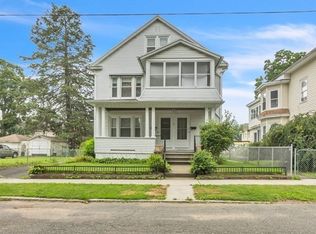 29 Taylor St, Holyoke, MA 01040