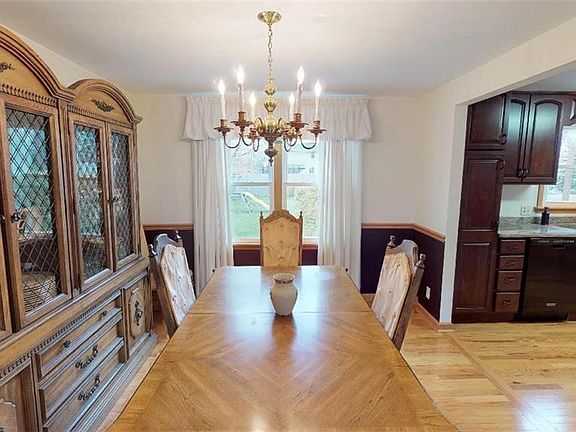 5th image of 326 Colonial Dr