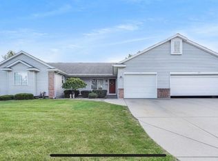 2106 Kinnrow Ave NW, Grand Rapids, MI 49534