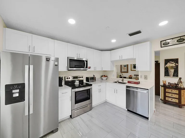 15011 Ashland Cir #23 — Photo 21