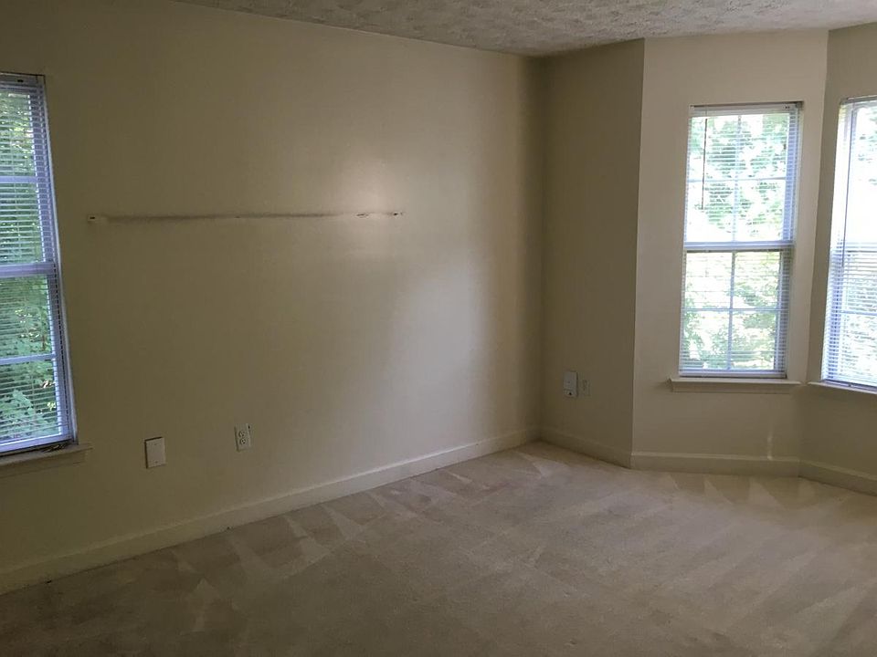 2nd image of 13104 6th St
