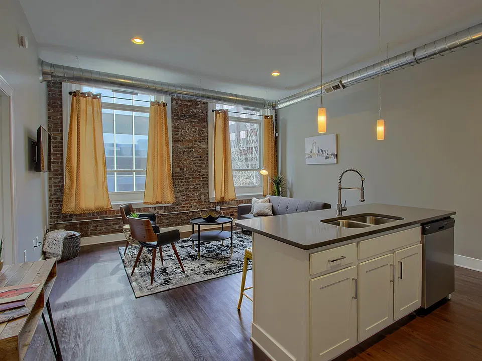 210 Walnut St