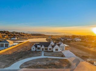 672 Blue Lakes Ct, Middleton, ID 83644