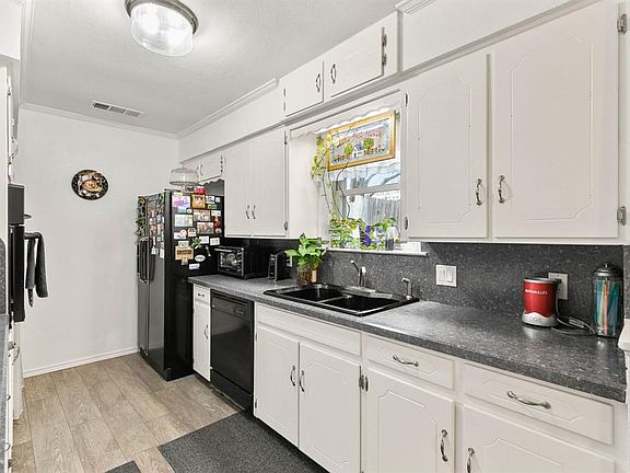3rd image of 6259 Whispering Ln