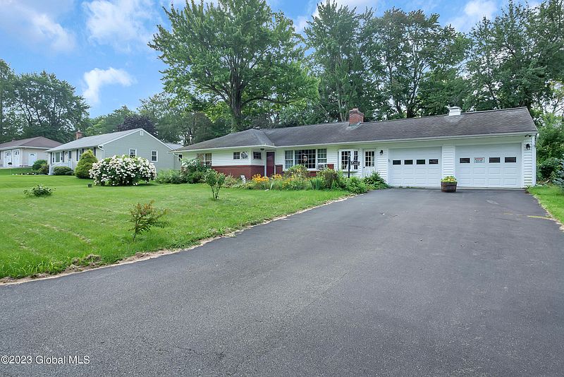 2nd image of 16 Inglewood Road