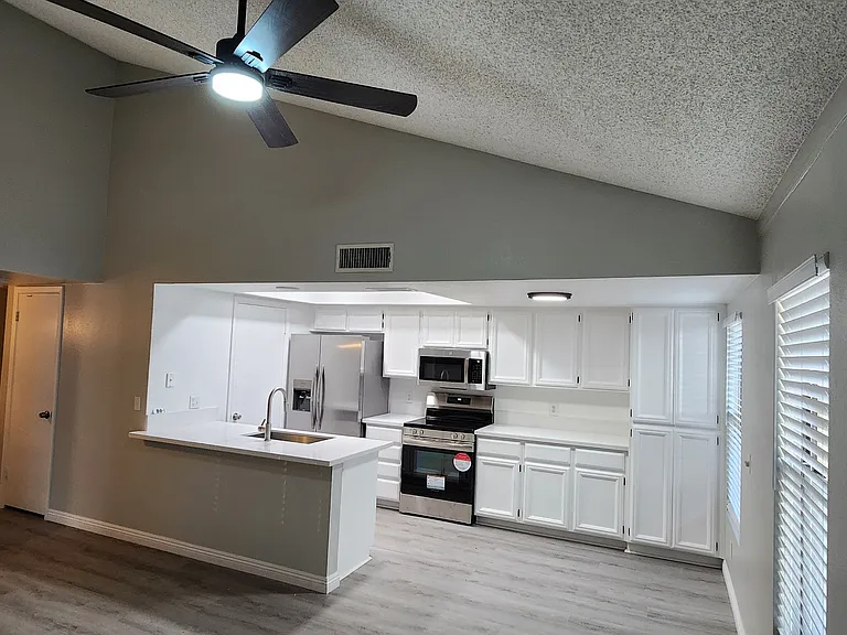 774 E Morningside Dr — Photo 6