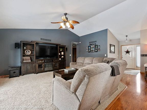 2nd image of 440 Dogwood Ln