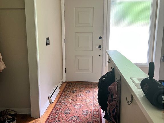 5th image of 406 Churchill Ln