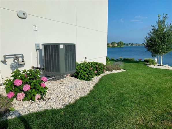 222 SW Tiller Ct, Lees Summit, MO 64082